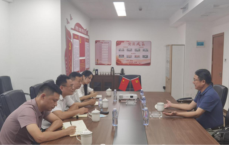 胡流芳到港晨公司調(diào)研指導工作