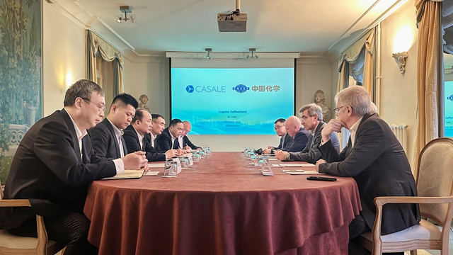 莫鼎革會(huì)見(jiàn)Casale首席執(zhí)行官費(fèi)德里科?扎爾迪