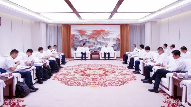 莫鼎革會(huì)見(jiàn)杭氧集團(tuán)黨委書(shū)記、董事長(zhǎng)鄭偉