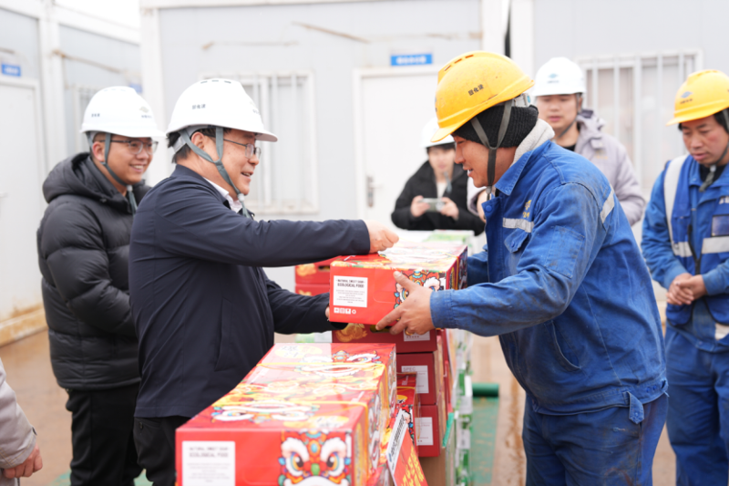 情系一線送溫暖  同心堅守共團圓 | 四化建工會開展春節在建項目慰問活動