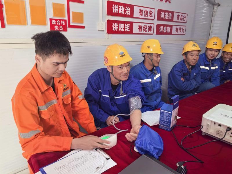 守護(hù)職業(yè)健康  護(hù)航匠心筑夢——四化建各單位多維度開展《職業(yè)病防治法》宣傳周活動