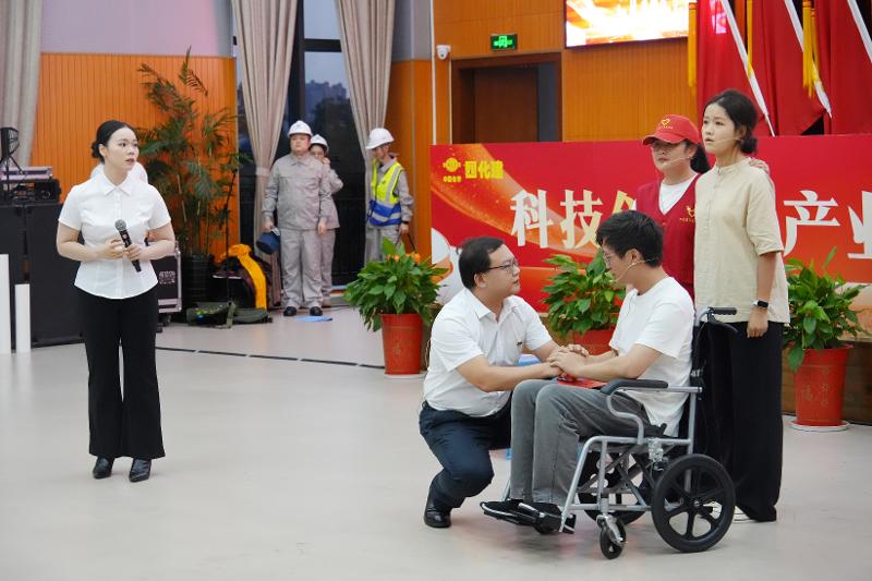 故事里的四化建② | 十九年，他們用一束光照亮673個至暗時刻